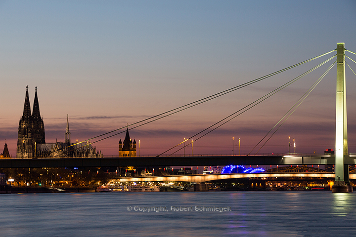 Köln Severinsbrücke [Foto: Robert Schmiegelt]