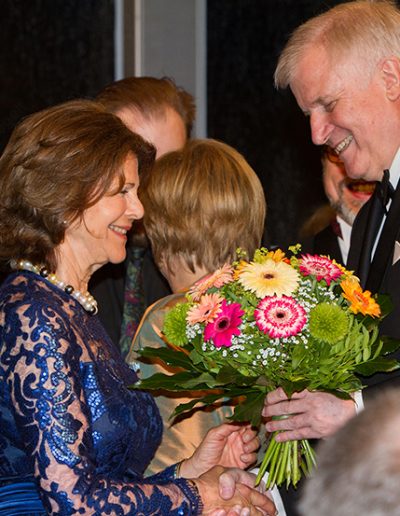 Schwedens Königin Silvia und Horst Seehofer [Foto: Robert Schmiegelt]